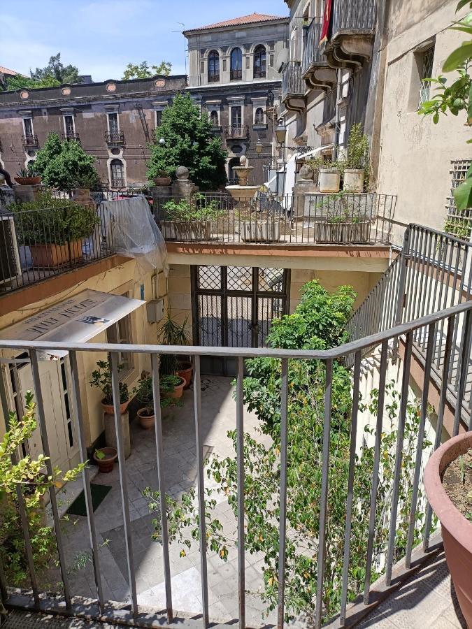 Residenza La Vecchia Cattedrale Catánia Buitenkant foto